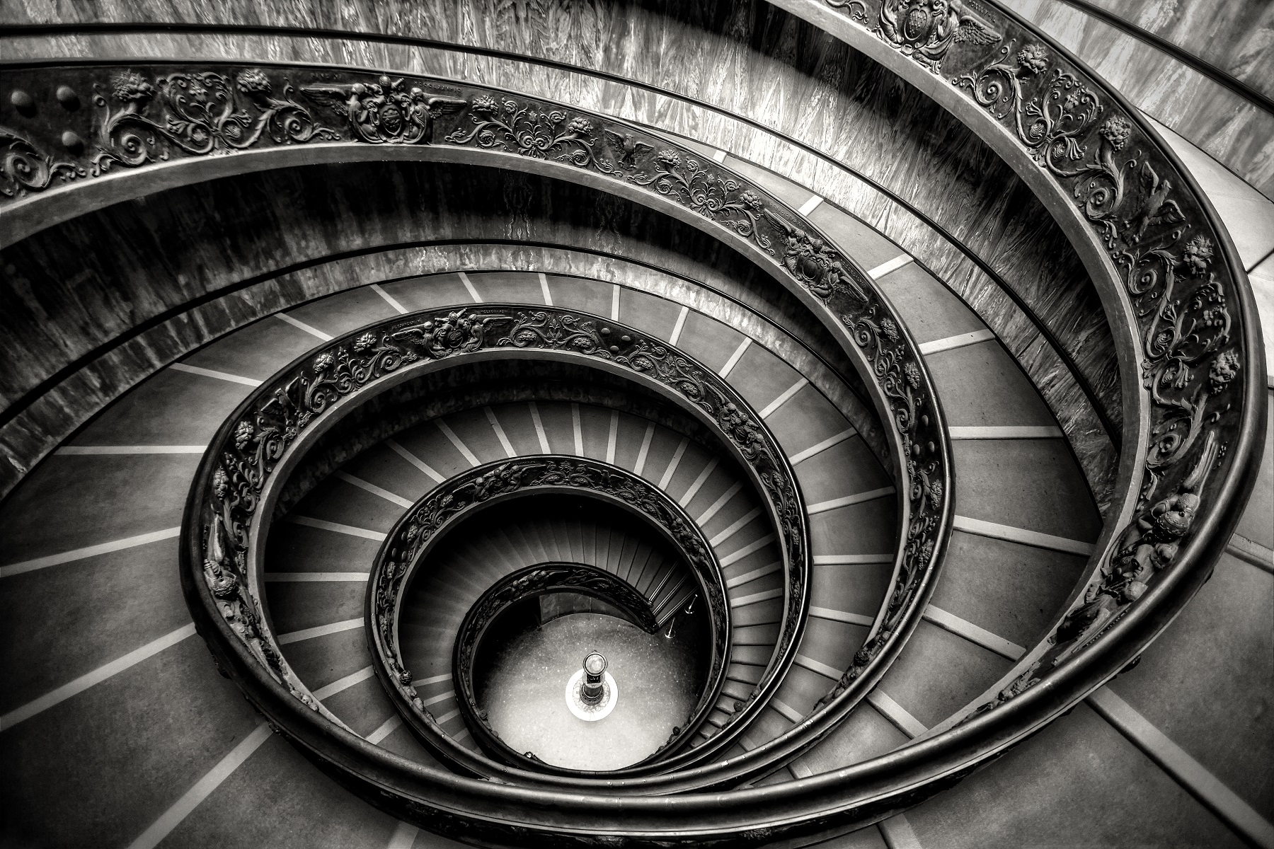 Black and White Photo Awards 2022 Architecture bronze mention - Lars Oliver Michaelis - Stairways from heaven