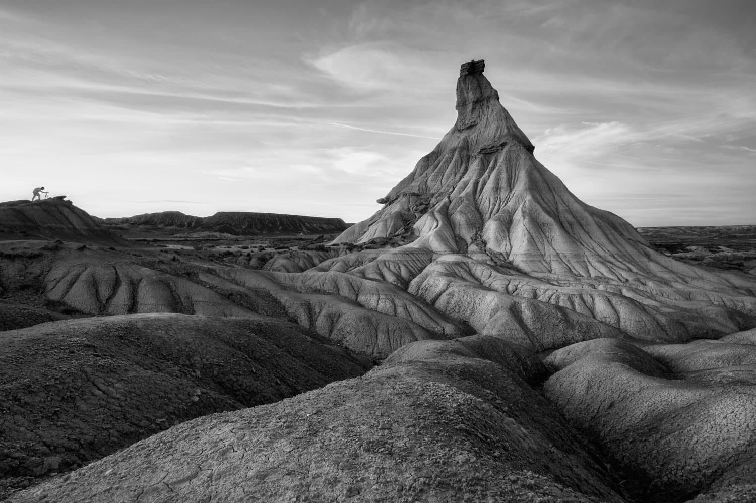 Black and White Photo Awards 2025 - Landscape Bronze Mention - En busca del enfoque , by Ibon López Lameiro