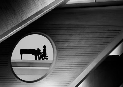 Pianist , by Damaso Avila